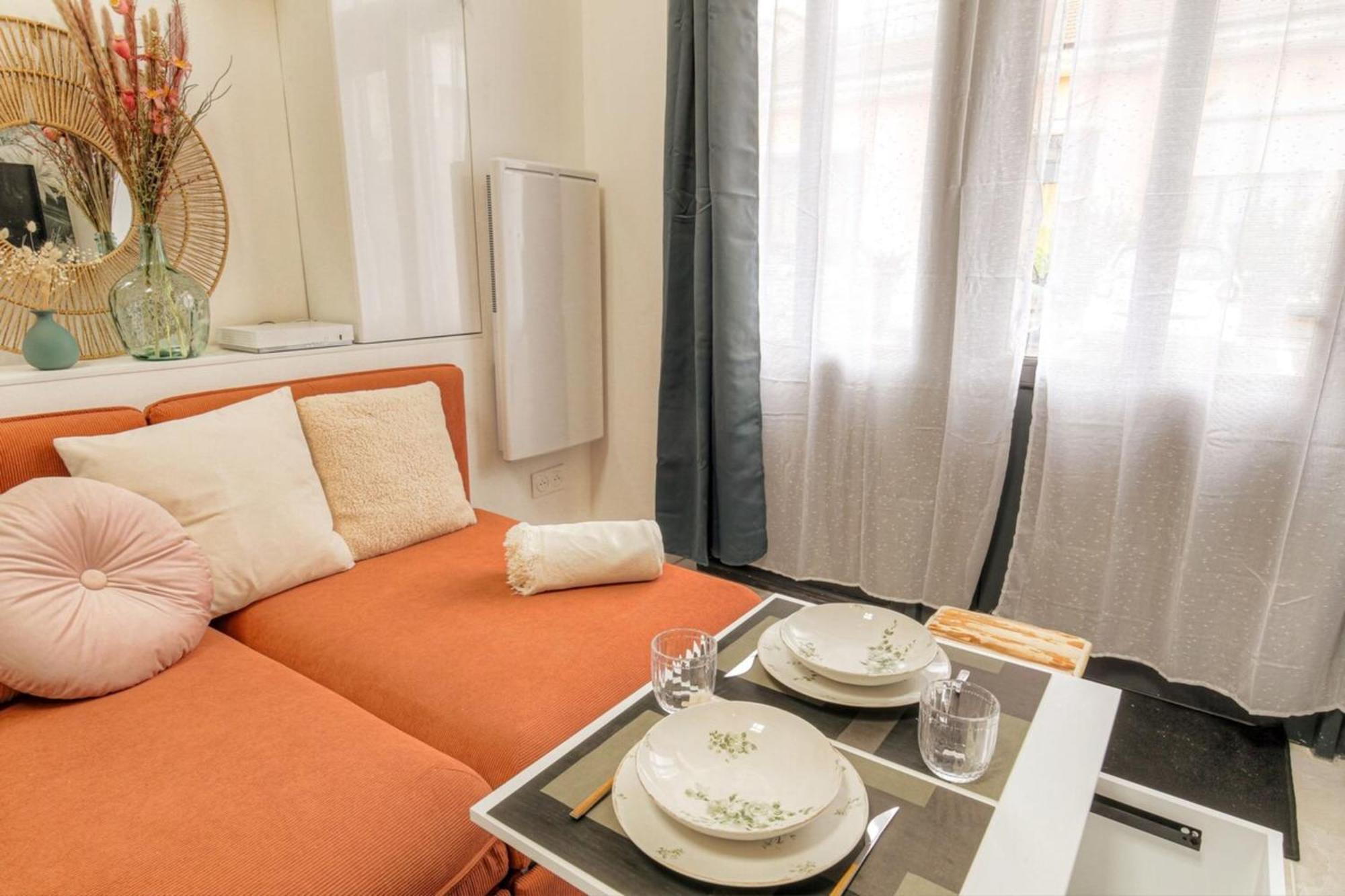 Atypique Et Reposant Avec Parking Gratuit Apartment Villeurbanne Luaran gambar